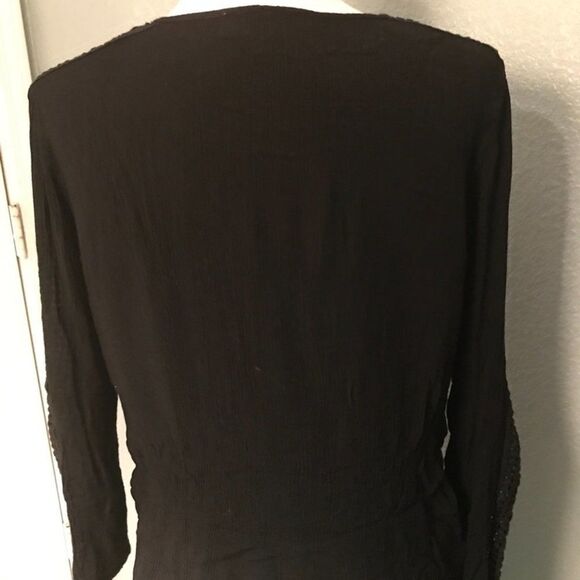 Daniel Rainn Black Open weave sleeve blouse - Picture 5 of 13